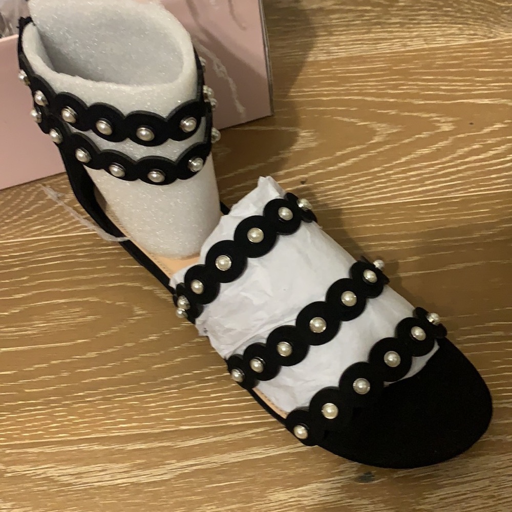 Sandals - Picture 2 of 4